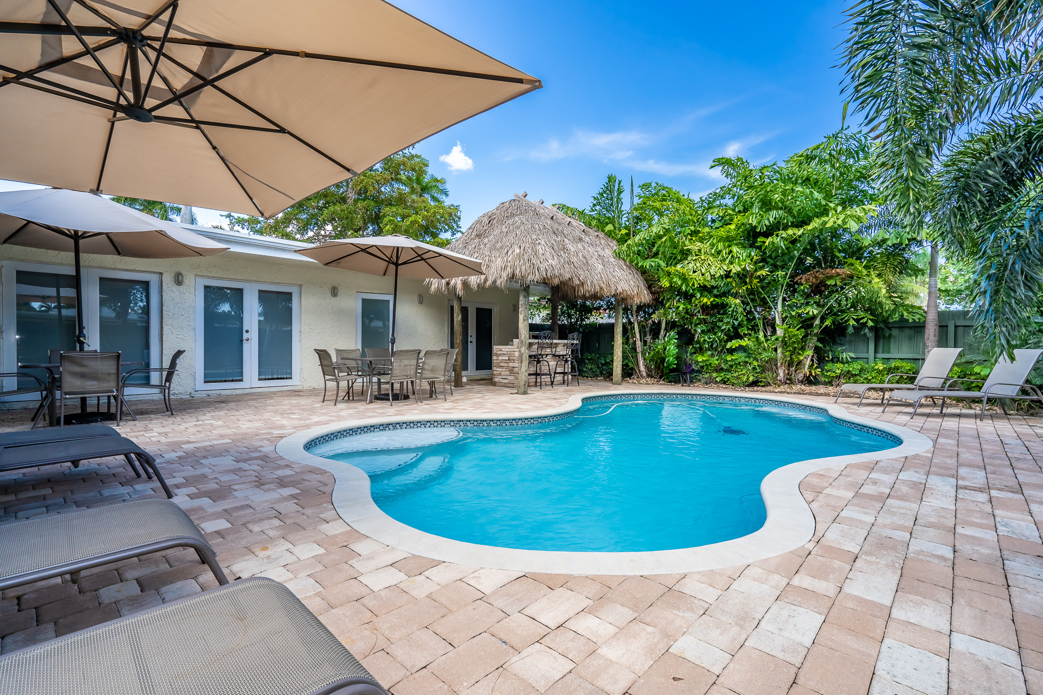 Summer discounts on our Casa Blanca Location (5bed/4bath 10 Guests